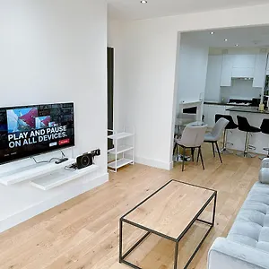 https://massive-flat-near-greenwich-park-with-office.brighton-hotels-england.com