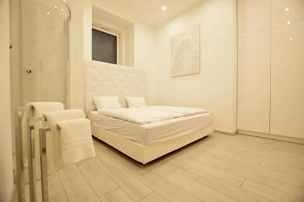 Binder-Home Stylish Studios Budapest/Parliament 0*, Budapest Hungary